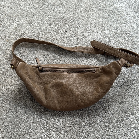 Mandrn Atlas Crossbody - Picture 5 of 8